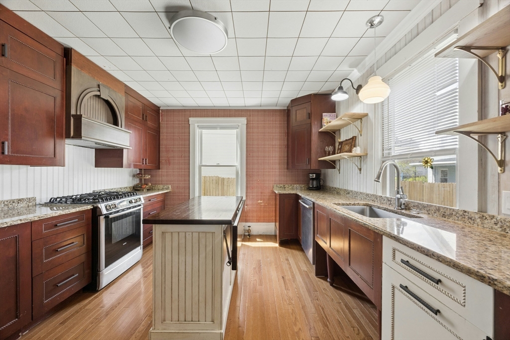 216 Walnut Street Clinton, MA 01510 - Photo 12 of 42