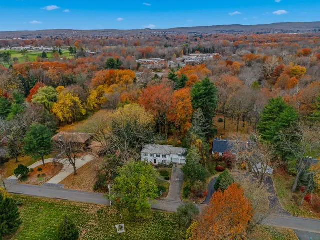 $1,249,000 | 55 Sunny Reach Drive, West Hartford, CT 06117