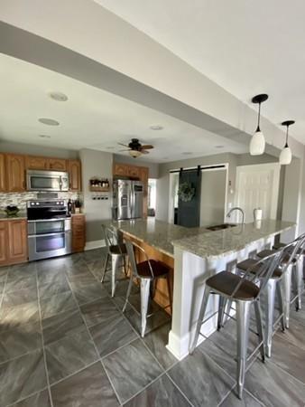 341 Main Street Rutland, MA 01543 - Photo 3 of 28 Gallery Image 3