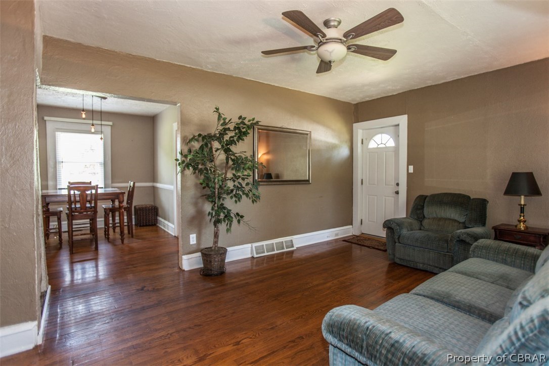 6712 Fields Landing Road Hayes, VA 23072 - Photo 12 of 38