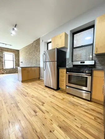 $2,600 | 1927 North Wolcott Avenue, Unit 1R, Chicago, IL 60622