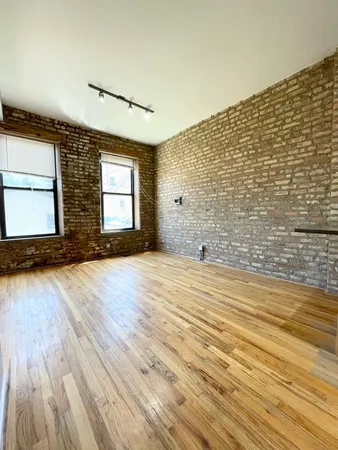 $2,600 | 1927 North Wolcott Avenue, Unit 1R, Chicago, IL 60622