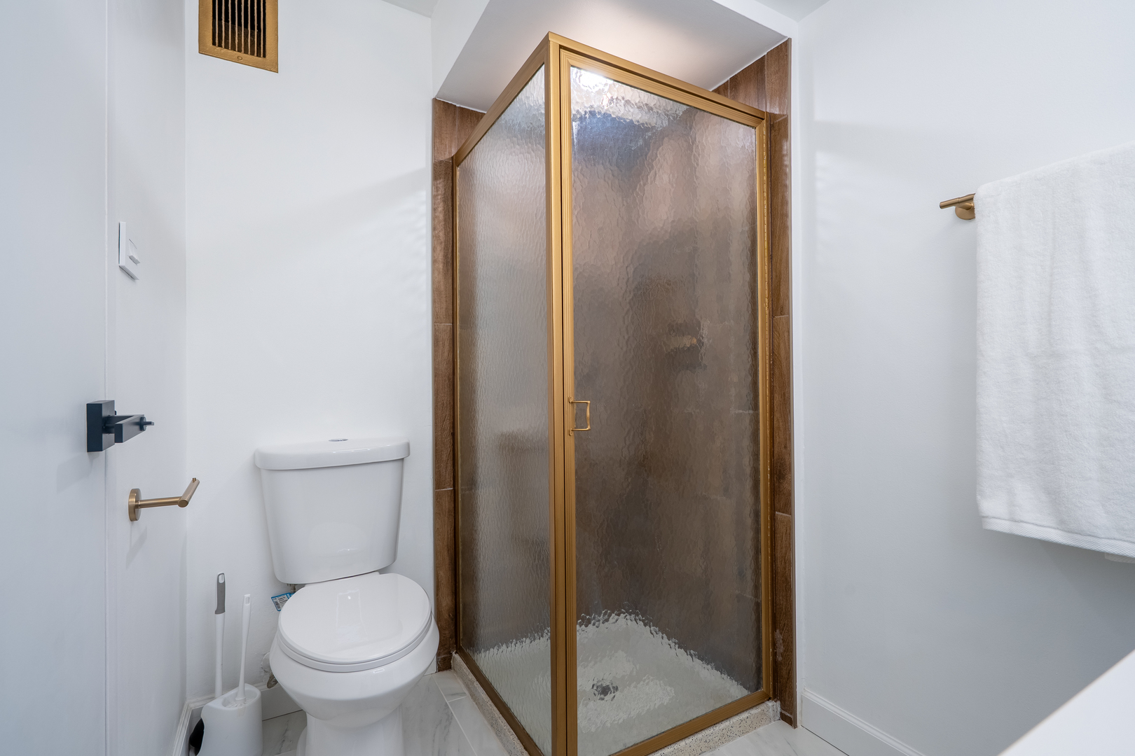 6300 North Sheridan Road, Unit 802 Chicago, IL 60660 - Photo 9 of 26 Gallery Image 9