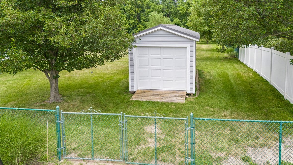 1084 Kingsgate Road Springfield, OH 45503 - Photo 14 of 50 Gallery Image 14
