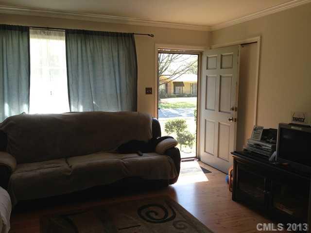 832 Tilden Road, Unit 2 Charlotte, NC 28214 - Photo 2 of 12 Gallery Image 2