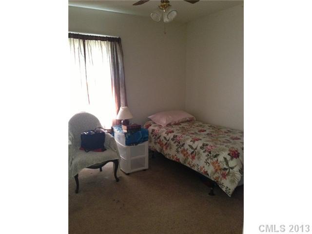 832 Tilden Road, Unit 2 Charlotte, NC 28214 - Photo 4 of 12 Gallery Image 4