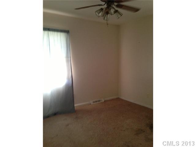 832 Tilden Road, Unit 2 Charlotte, NC 28214 - Photo 5 of 12 Gallery Image 5