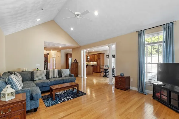 $870,000 | 121 Cortland Drive, North Andover, MA 01845