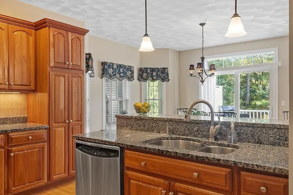 $870,000 | 121 Cortland Drive, North Andover, MA 01845