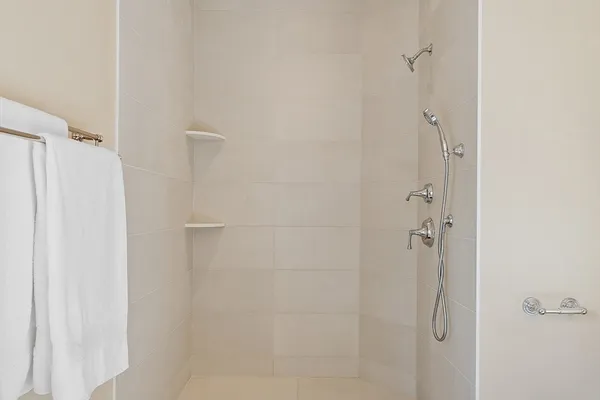 $870,000 | 121 Cortland Drive, North Andover, MA 01845