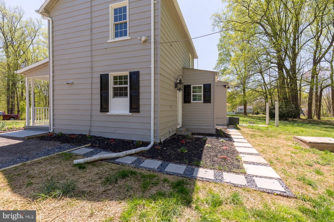 18640 Jerusalem Church Road Poolesville, MD 20837 - Photo 20 of 21 Exterior (Rear)