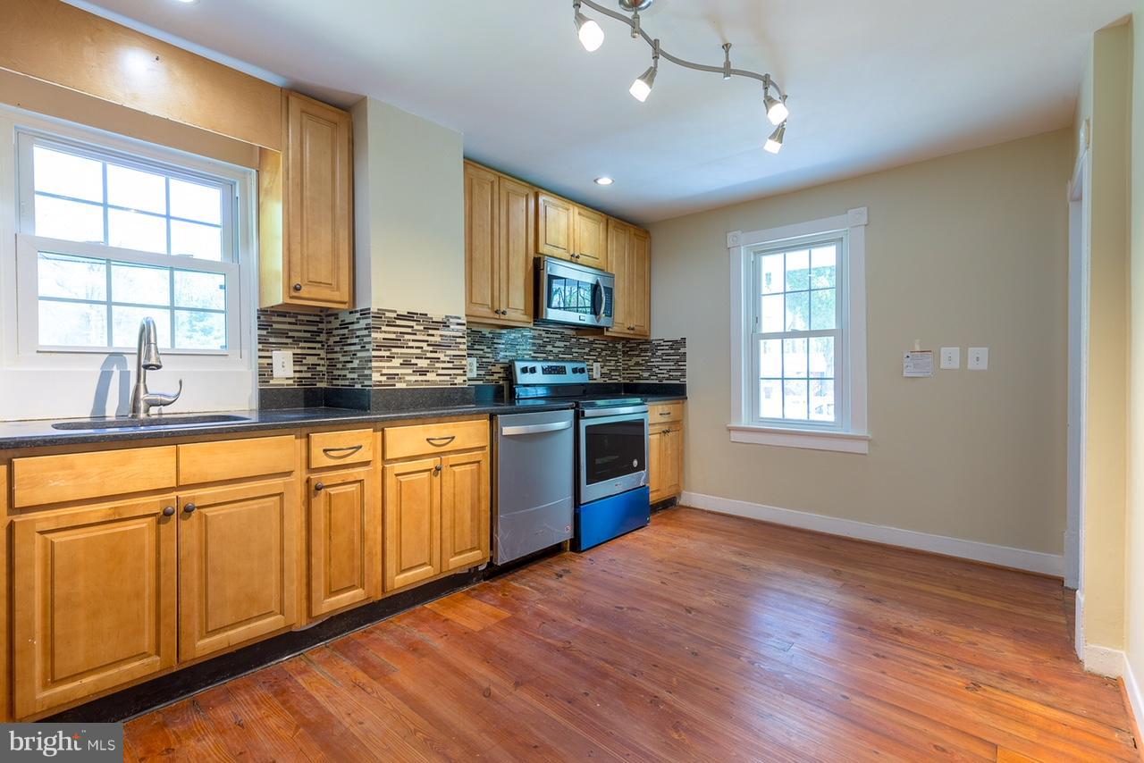 18640 Jerusalem Church Road Poolesville, MD 20837 - Photo 7 of 21 Kitchen