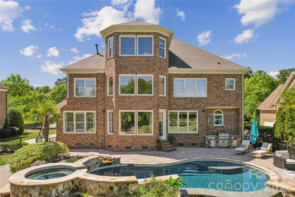 $1,149,000 | 404 3 Greens Drive, Huntersville, NC 28078