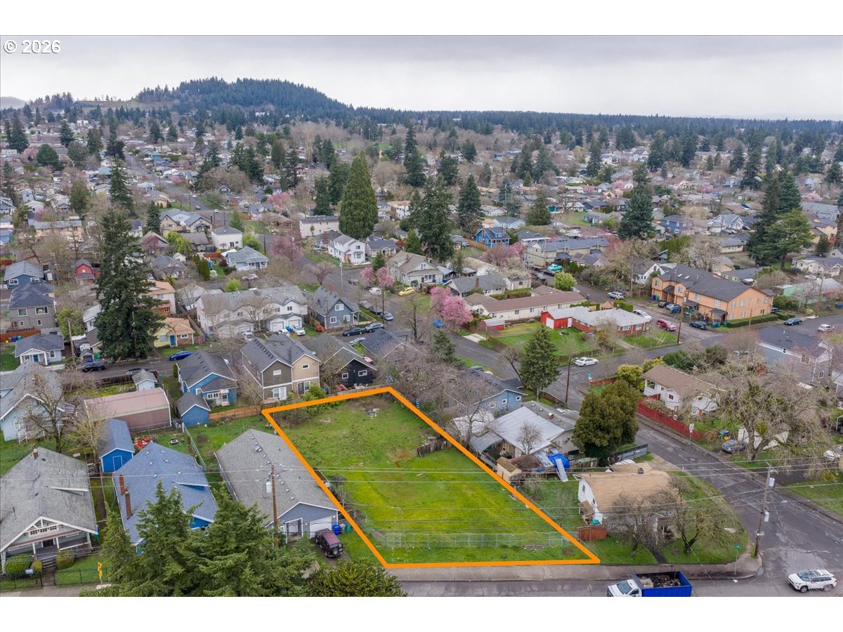 9639 Southeast Foster Road Portland, OR 97266 - Photo 2 of 13