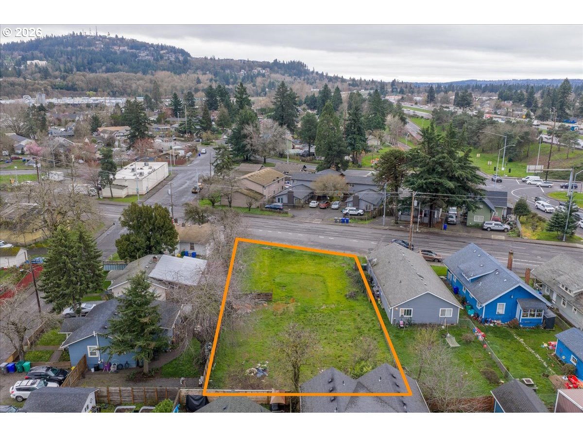 9639 Southeast Foster Road Portland, OR 97266 - Photo 6 of 13