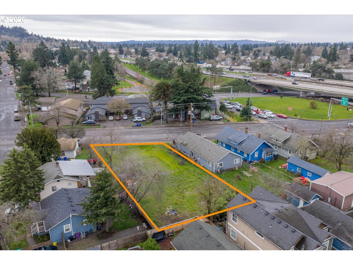 9639 Southeast Foster Road Portland, OR 97266 - Photo 7 of 13