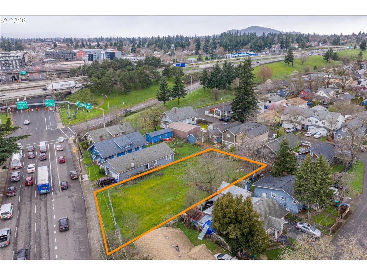 9639 Southeast Foster Road Portland, OR 97266 - Photo 9 of 13