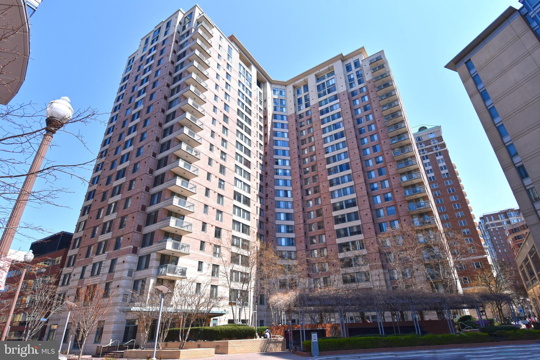 851 North Glebe Road, Unit 1516 Arlington, VA 22203 - Photo 2 of 52 851 N GLEBE RD- Front Exterior