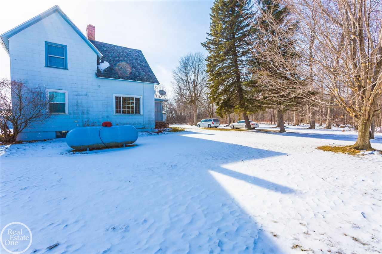 8545 Avoca Road Avoca, MI 48006 - Photo 4 of 70 50033785-3.JPG
