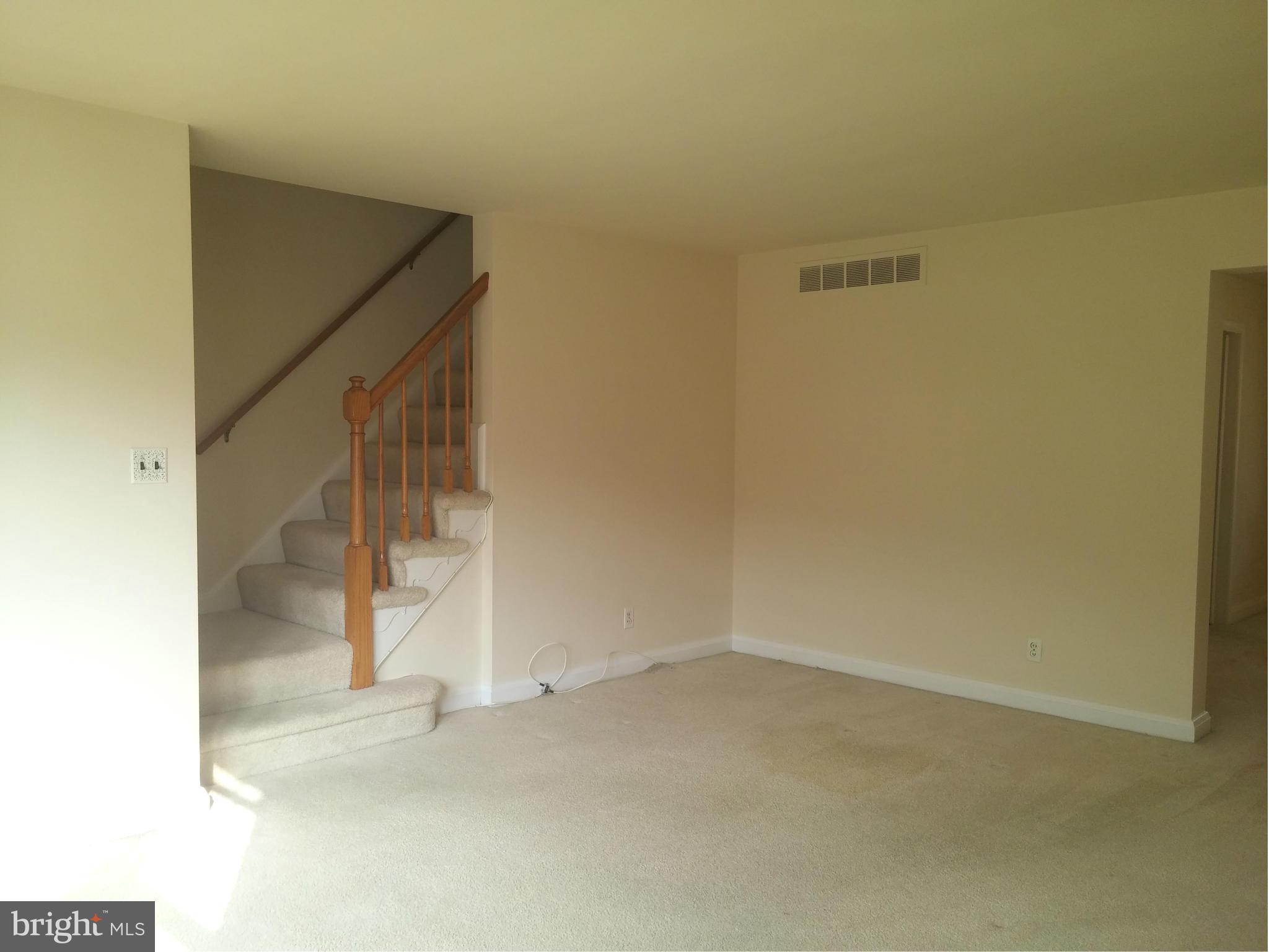 8505 Pleasant Plains Road Baltimore, MD 21286 - Photo 9 of 26 Living Room