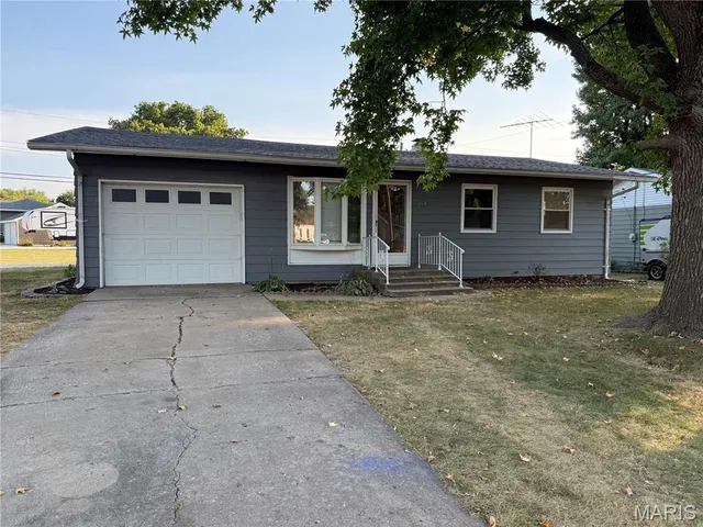 $163,000 | 204 Northmoor Drive, Jerseyville, IL 62052