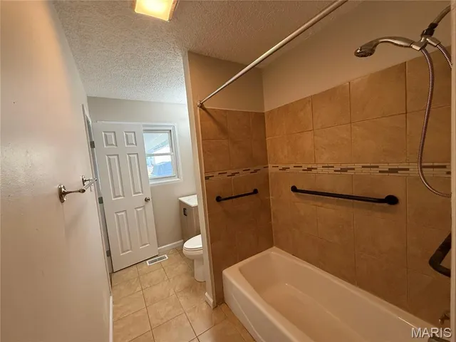 $163,000 | 204 Northmoor Drive, Jerseyville, IL 62052