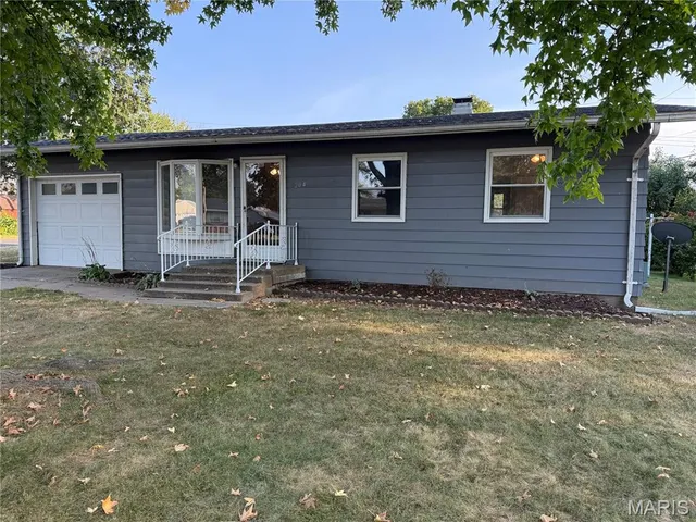 $163,000 | 204 Northmoor Drive, Jerseyville, IL 62052