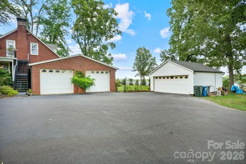 $474,900 | 1520 5th Street Northeast, Hickory, NC 28601