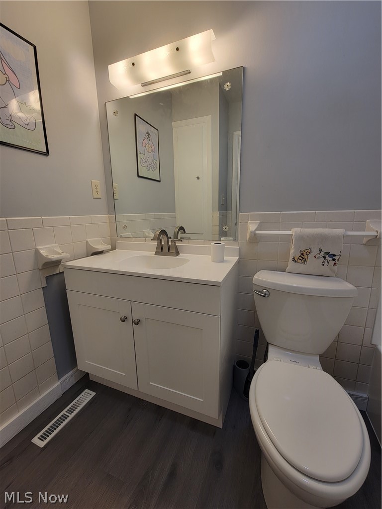 103 Robson Road Marietta, OH 45750 - Photo 13 of 21 Bathroom