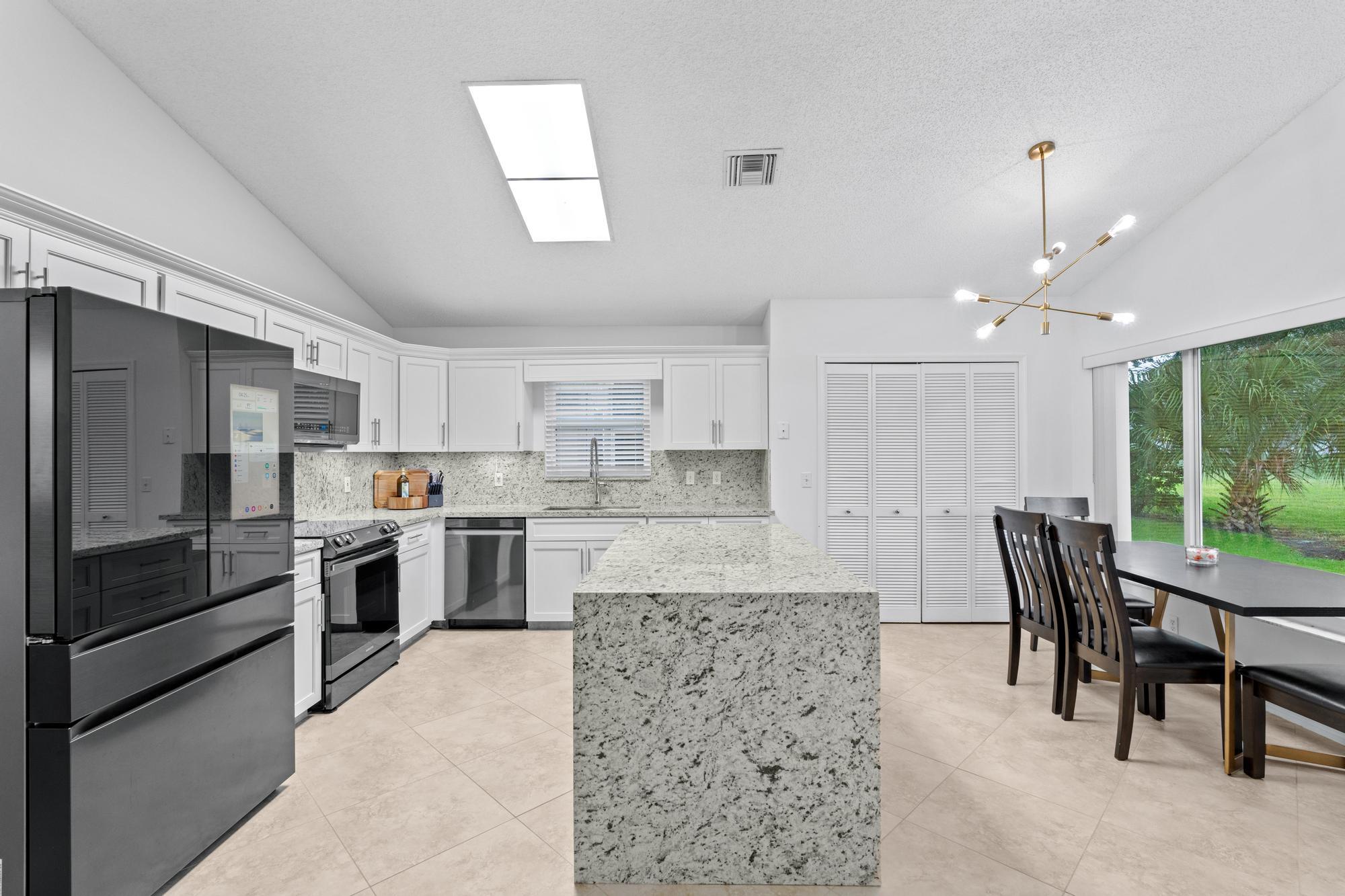 212 Trails End Greenacres, FL 33413 - Photo 10 of 47 A7401578-tv