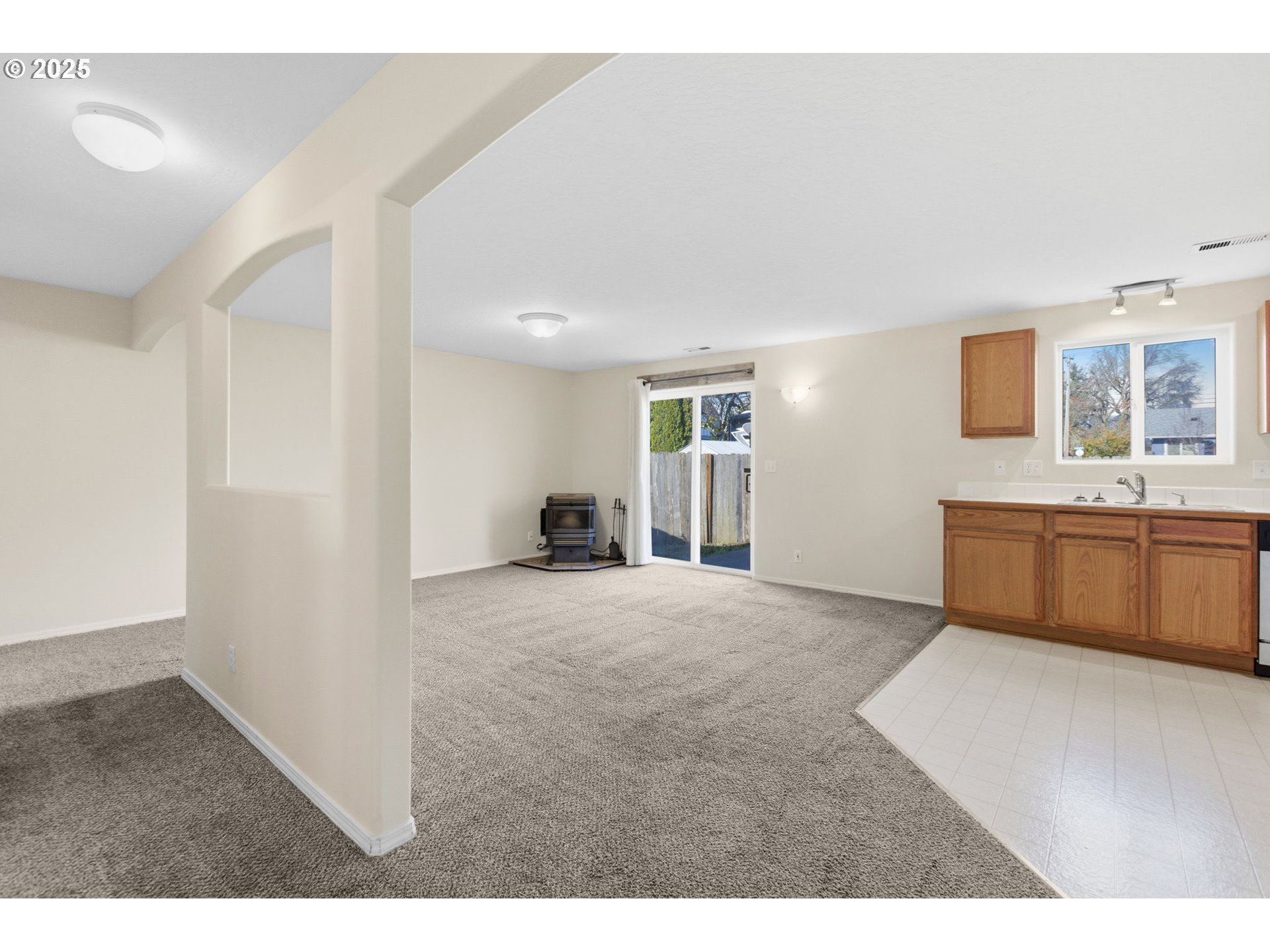 3818 Longridge Drive Springfield, OR 97478 - Photo 13 of 42