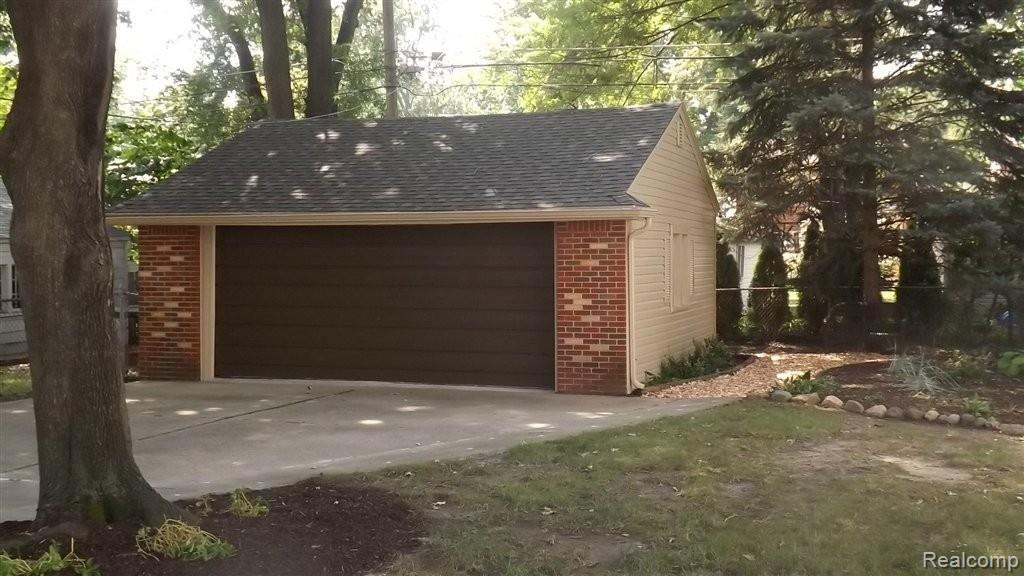 1953 Littlestone Road Grosse Pointe, MI 48236 - Photo 3 of 16 DSCF07651.JPG