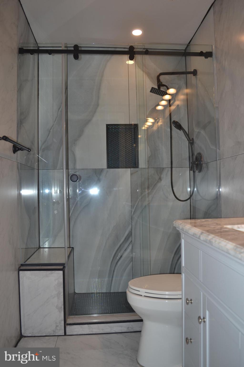 12015 Panthers Ridge Drive Germantown, MD 20876 - Photo 20 of 27 Hallway Bathroom