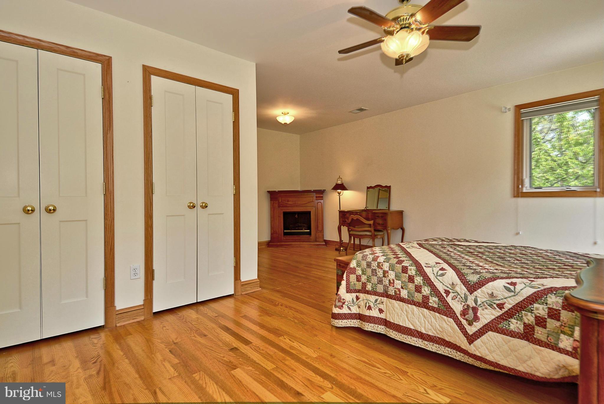 10501 Cascade Place Silver Spring, MD 20902 - Photo 11 of 28 Bath (Master)