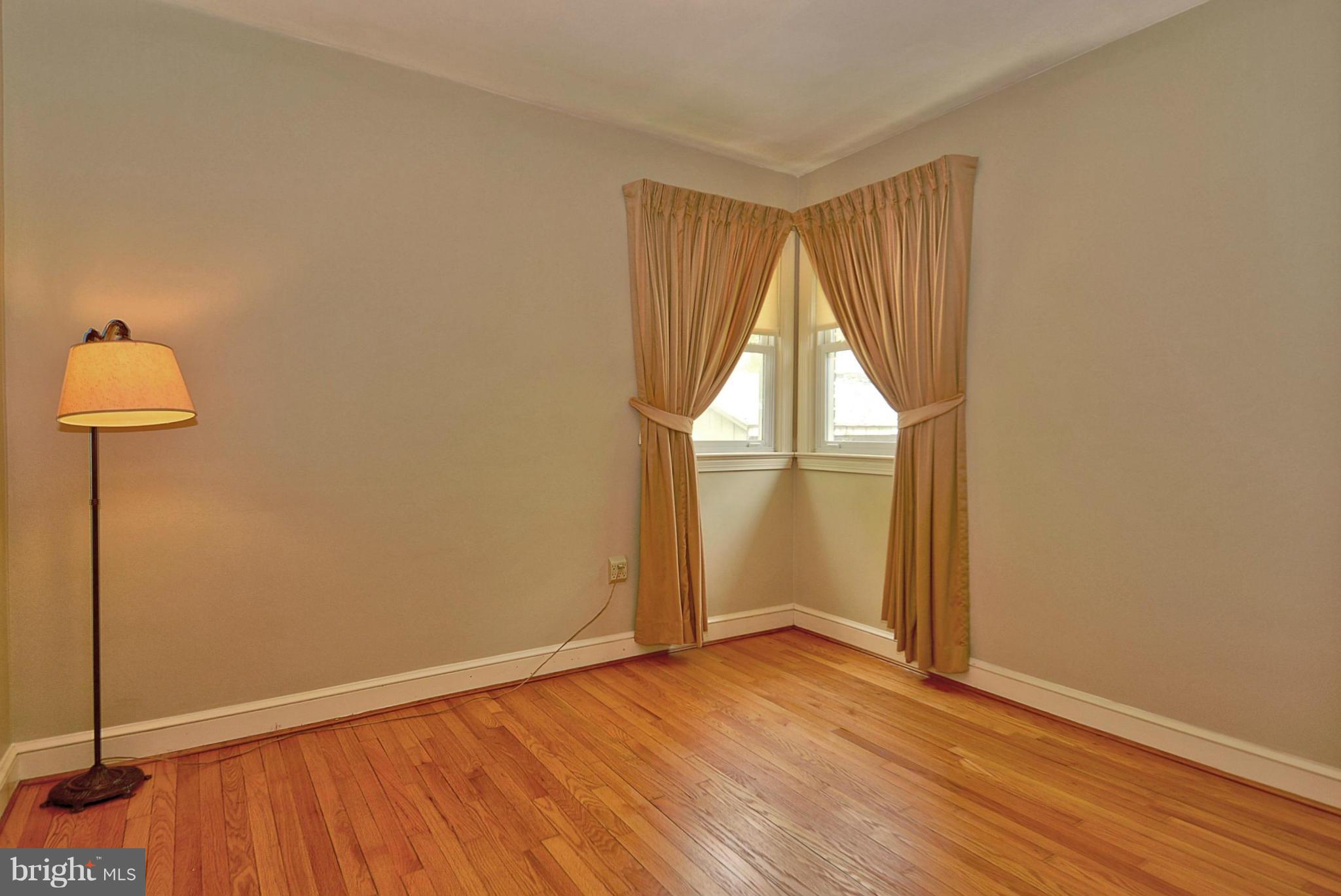 10501 Cascade Place Silver Spring, MD 20902 - Photo 16 of 28 Bedroom