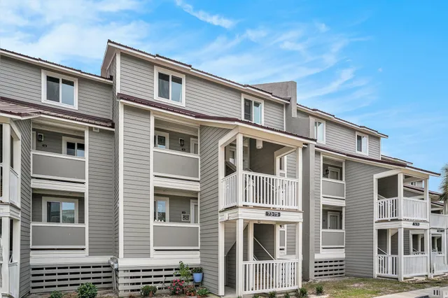 $560,000 | 74 Mariners Cay Drive, Folly Beach, SC 29412