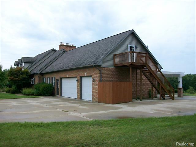 965 North Latson Road Howell, MI 48843 - Photo 2 of 10 100_0469