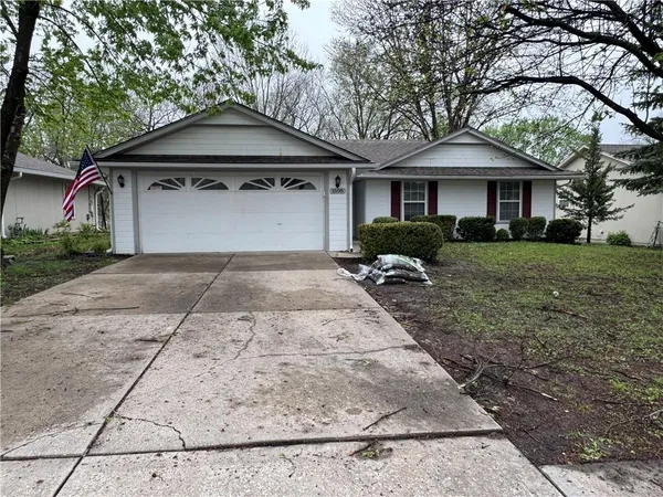 $219,000 | 1608 North Lazy Branch Road, Independence, MO 64058