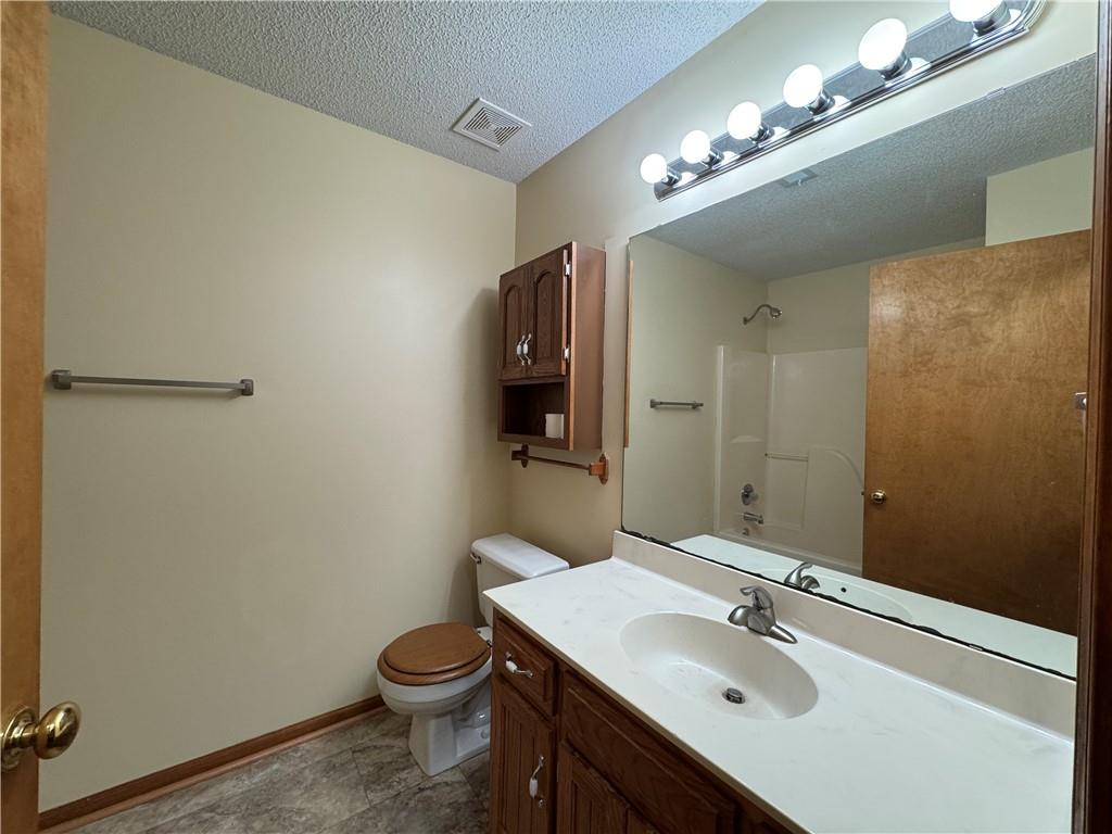 1608 North Lazy Branch Road Independence, MO 64058 - Photo 4 of 9