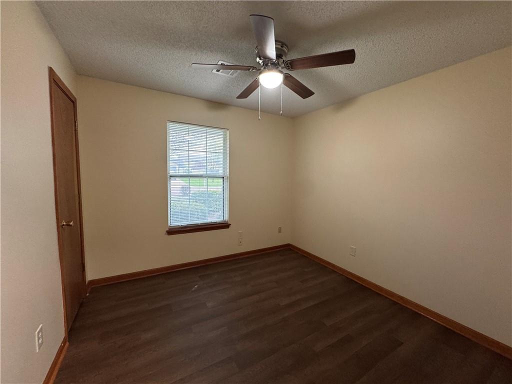 1608 North Lazy Branch Road Independence, MO 64058 - Photo 5 of 9