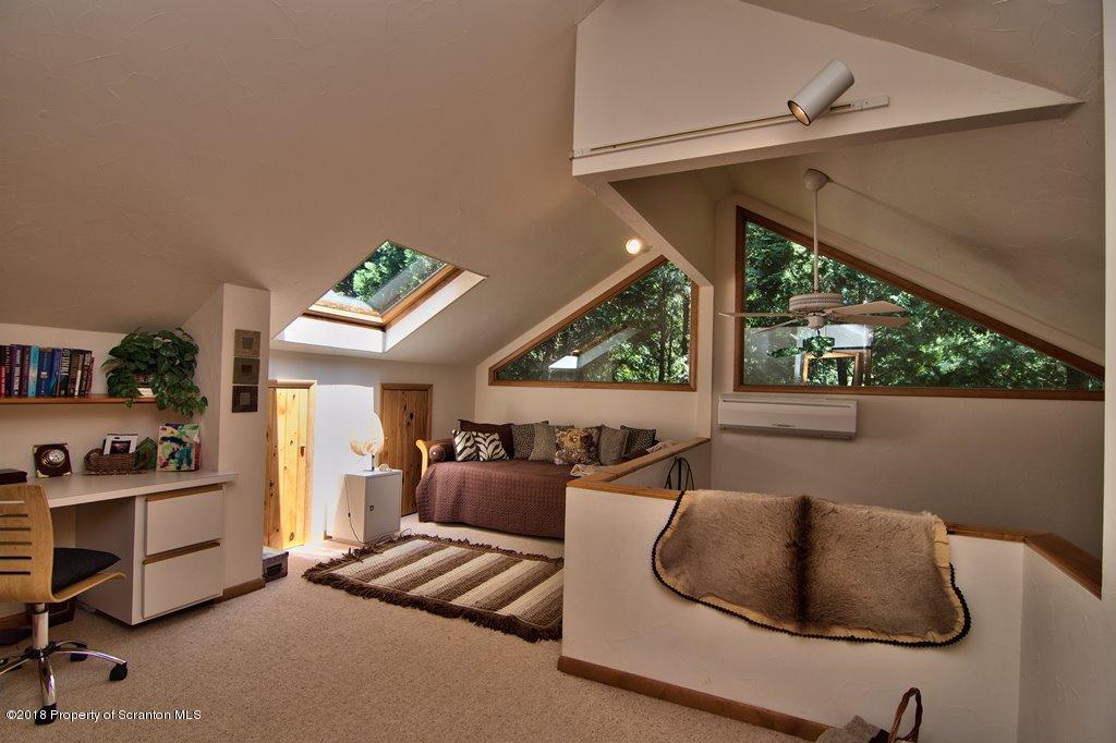 21 Spring Loop Union Dale, PA 18470 - Photo 47 of 79 Gallery Image 47