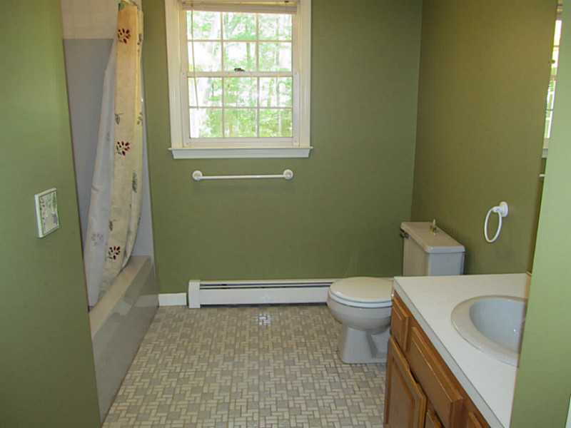 36 Salisbury Road Glocester, RI 02814 - Photo 8 of 14 Bathroom.