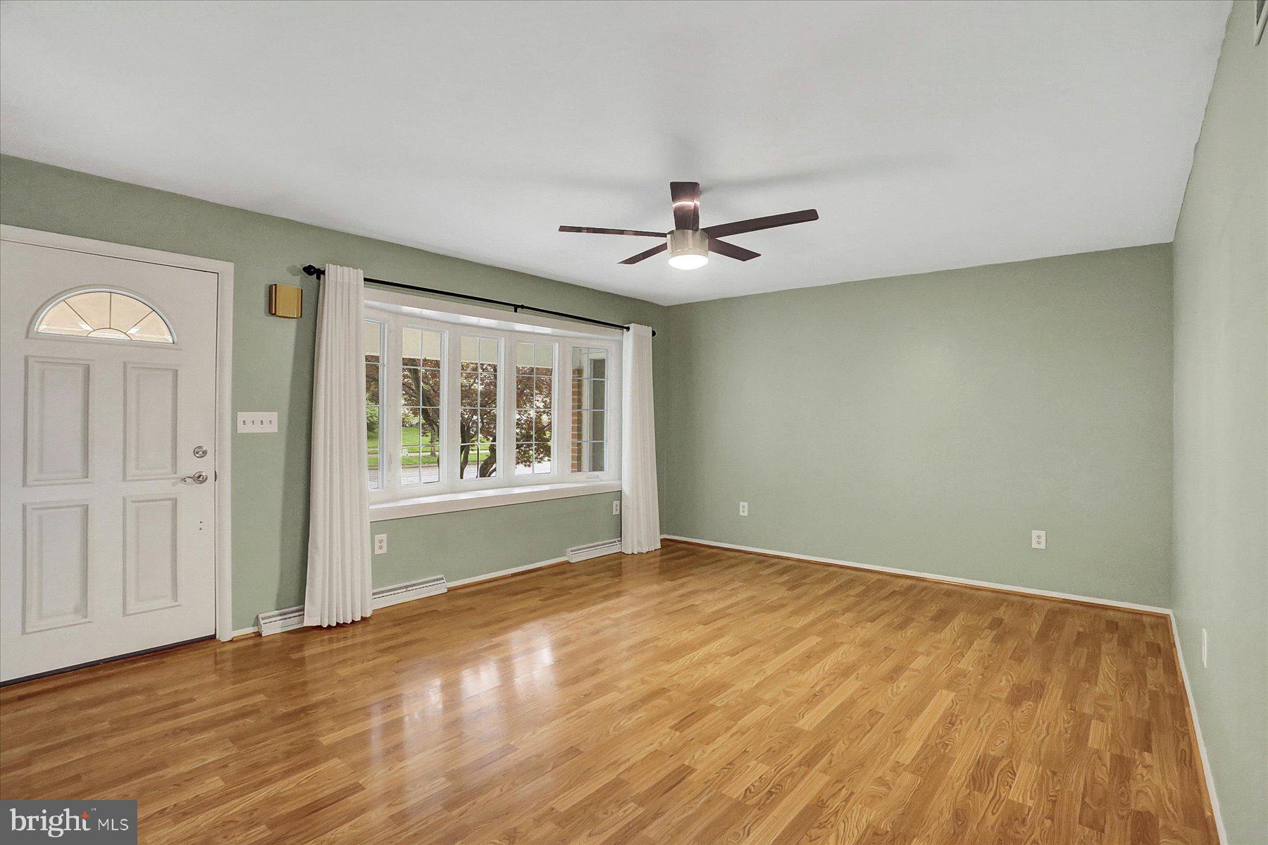 424 Lamp Post Lane Camp Hill, PA 17011 - Photo 2 of 32 Gallery Image 2