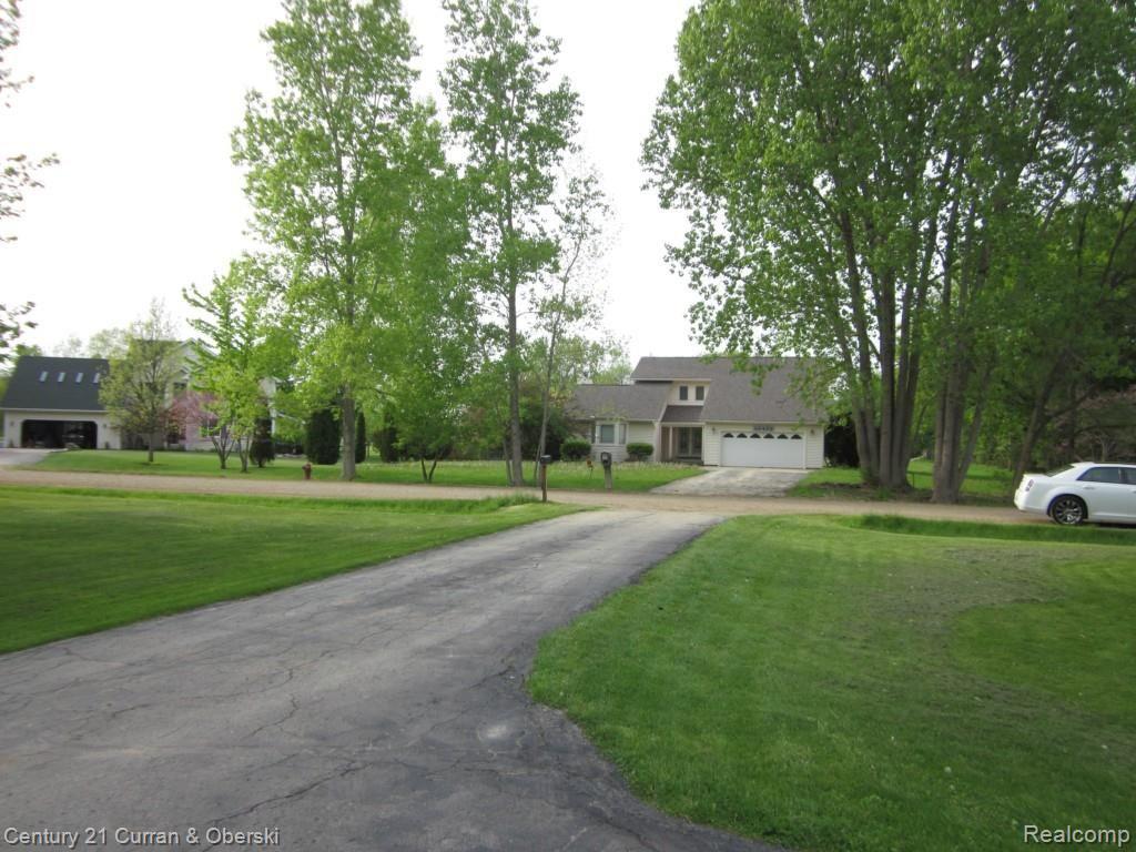 46515 Maben Road Canton, MI 48187 - Photo 26 of 56 IMG_2584.jpg