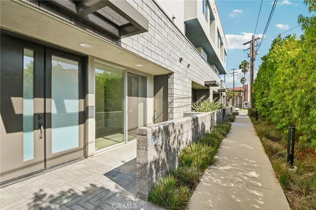 $1,450,000 | 639 Channel Way, Costa Mesa, CA 92627