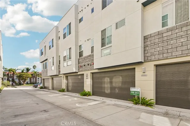 $1,450,000 | 639 Channel Way, Costa Mesa, CA 92627