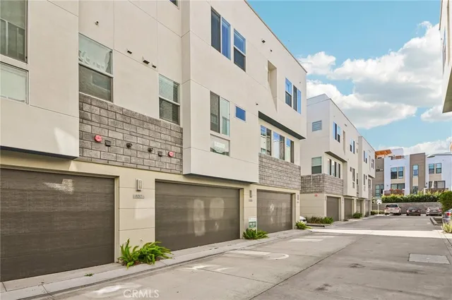 $1,450,000 | 639 Channel Way, Costa Mesa, CA 92627