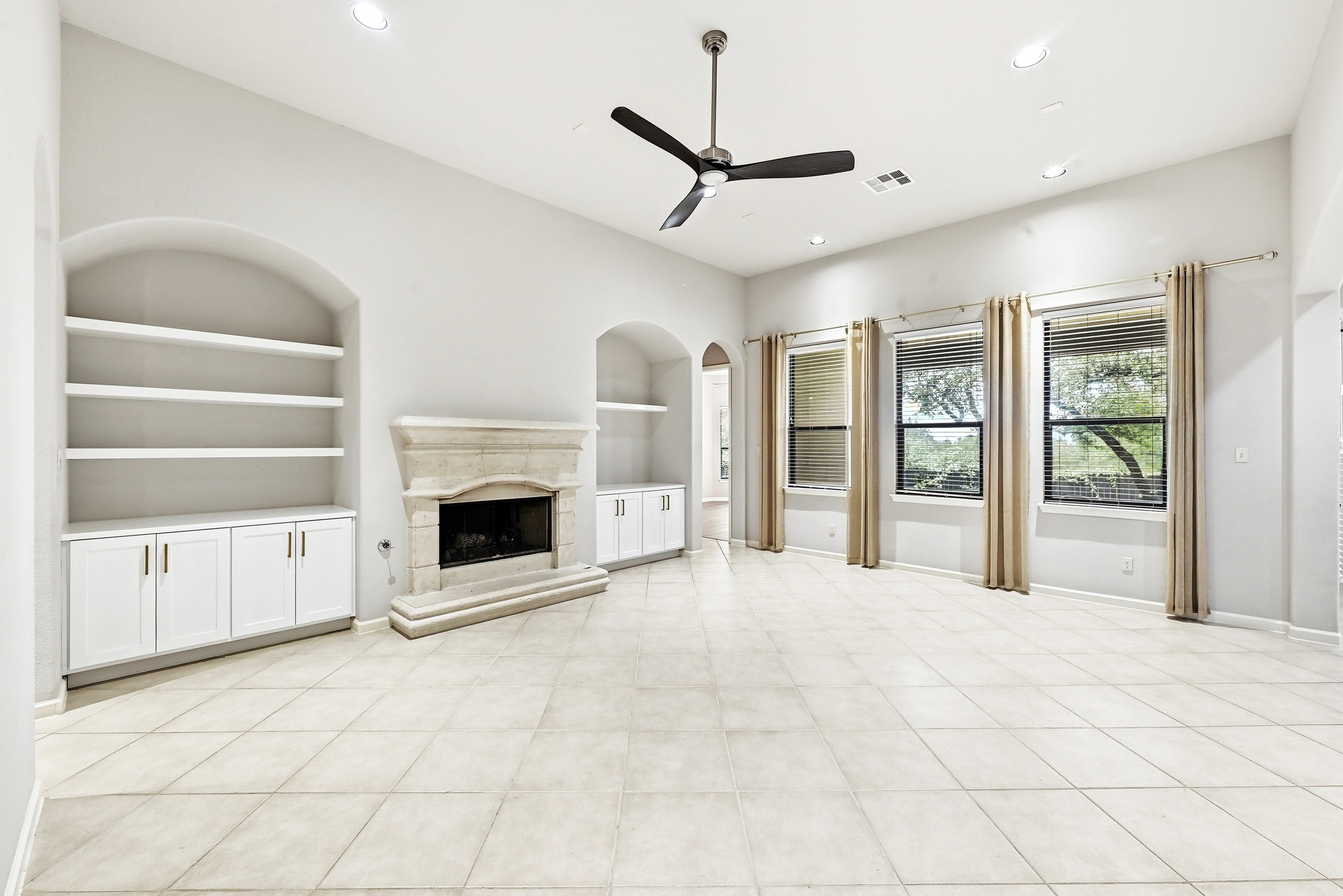 1611 Rimstone Drive Cedar Park, TX 78613 - Photo 3 of 33