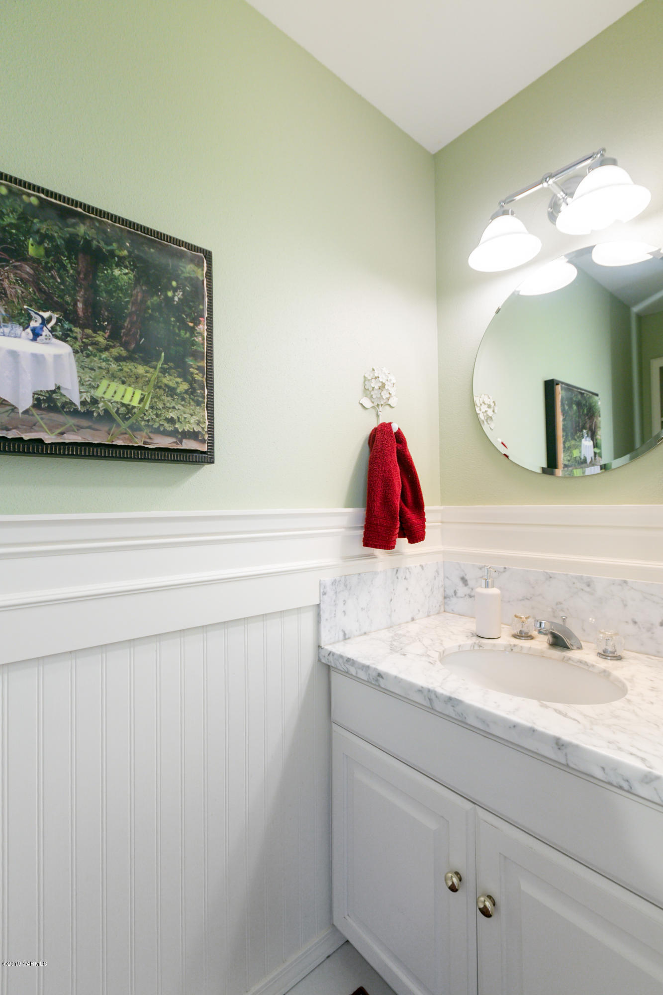 14771 Summitview Ext Road Yakima, WA 98908 - Photo 18 of 45 a bathroom with a sink vanity and mirror