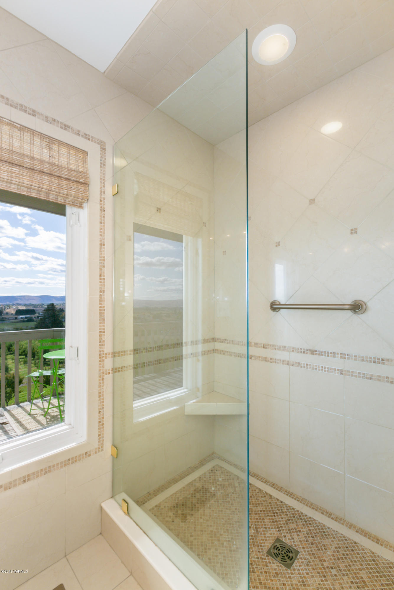 14771 Summitview Ext Road Yakima, WA 98908 - Photo 22 of 45 a bathroom with a shower